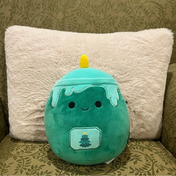 Guardo the Candle Squishmellow - Picture 1 of 3